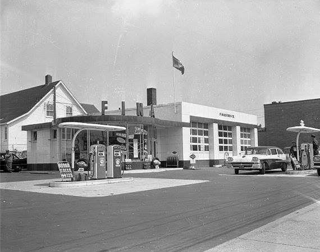 Howard Gossage Fina Gas Station